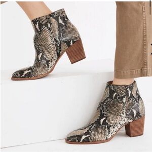 Madewell Ankle Boots Snake Embossed Leather Moonstone Multi size seven (7)